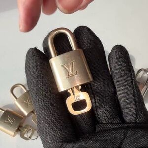 Louis Vuitton Padlock & Key Set #311